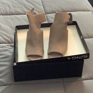 Womens Shoes